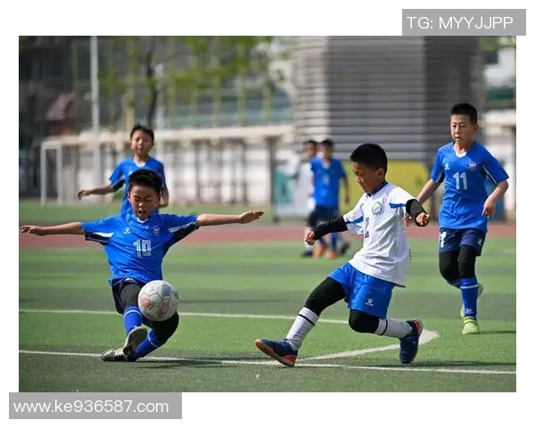 校园足球赛事盛典激发青春活力助力校园文化建设与学生全面发展