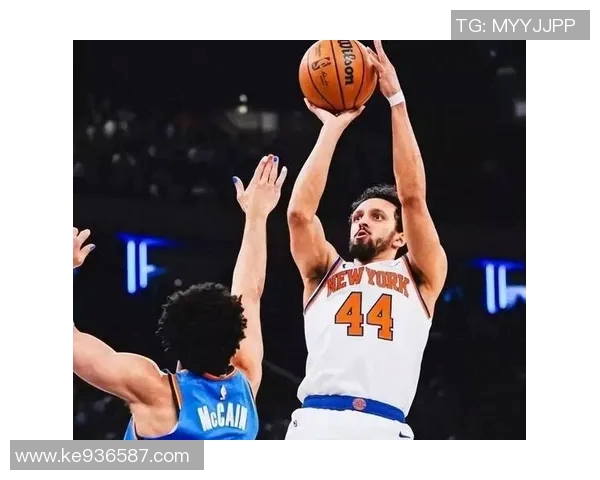 纽约尼克斯队全队发挥出色，豪取胜利